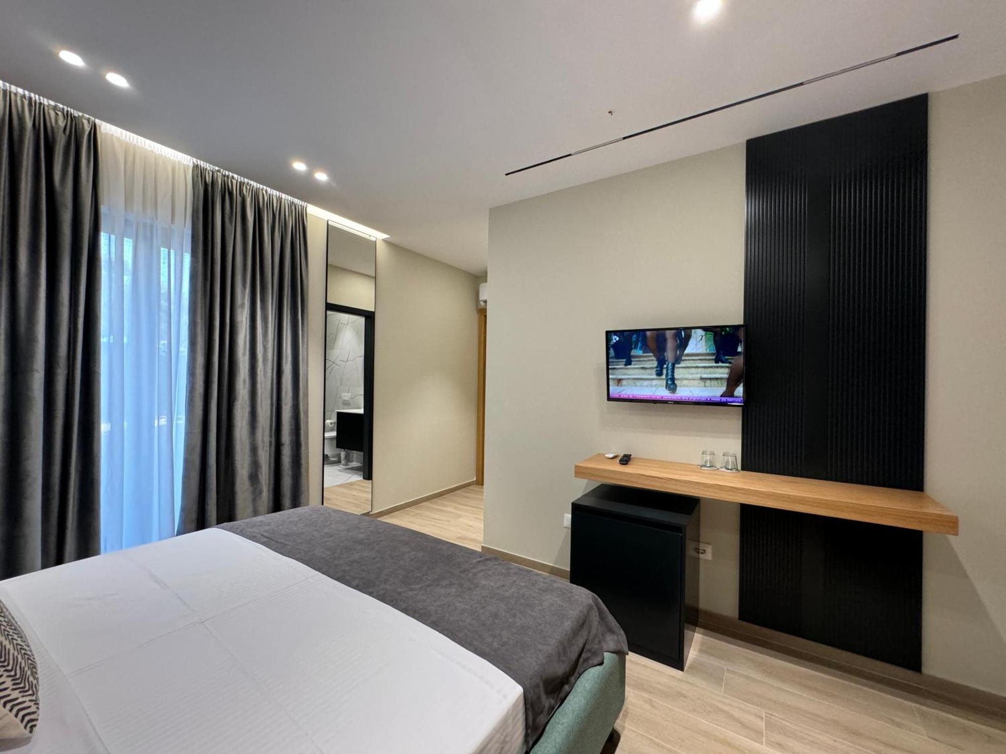 Twins Hotel Vlorë Eksteriør billede