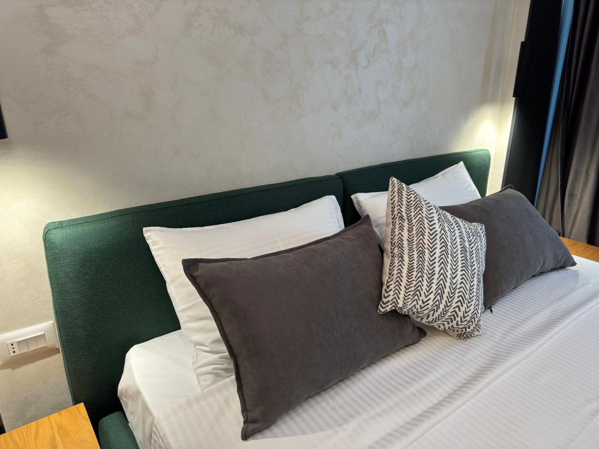 Twins Hotel Vlorë Eksteriør billede